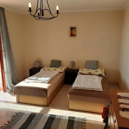 - Balaton 17957 Balatonalmádi