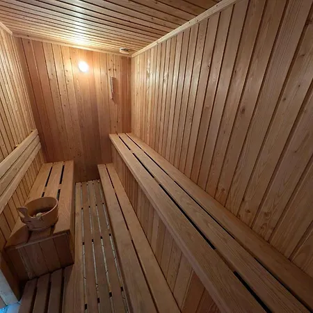 - Balaton 17957 Balatonalmádi