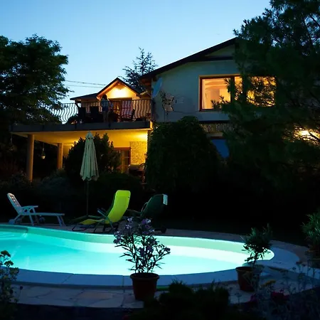 - Balaton 17957 * Balatonalmádi