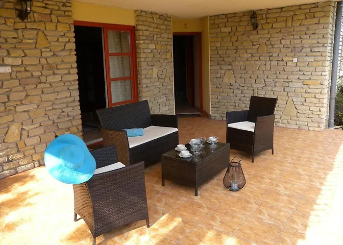 - Balaton 17957 * Balatonalmádi