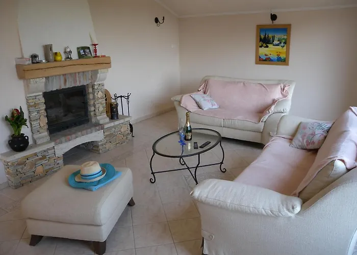 - Balaton 17957 * Balatonalmádi