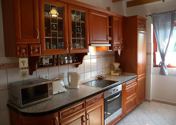 - Balaton 17957 * Balatonalmádi