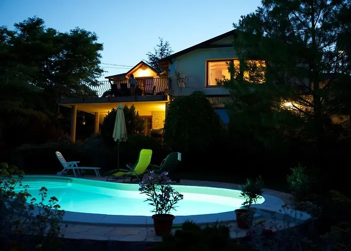 - Balaton 17957 * Balatonalmádi